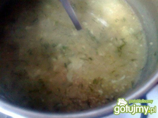 Czosnkowa zupa z kaszą jęczmienną