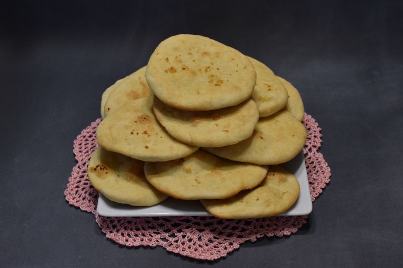 Czosnkowe chlebki Naan Czosnkowe chlebki Naan