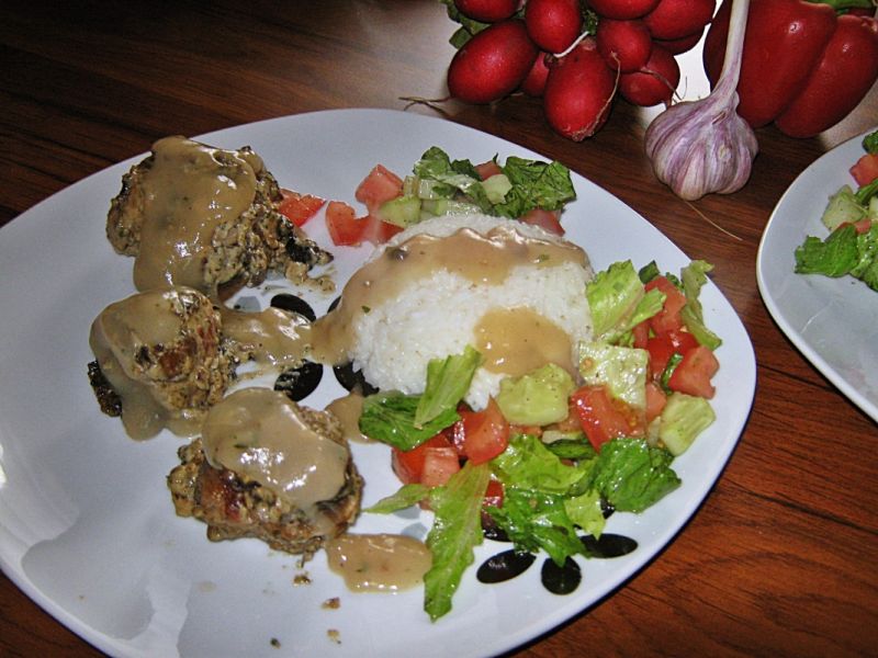 Czosnkowe klopsiki w śmietanie 