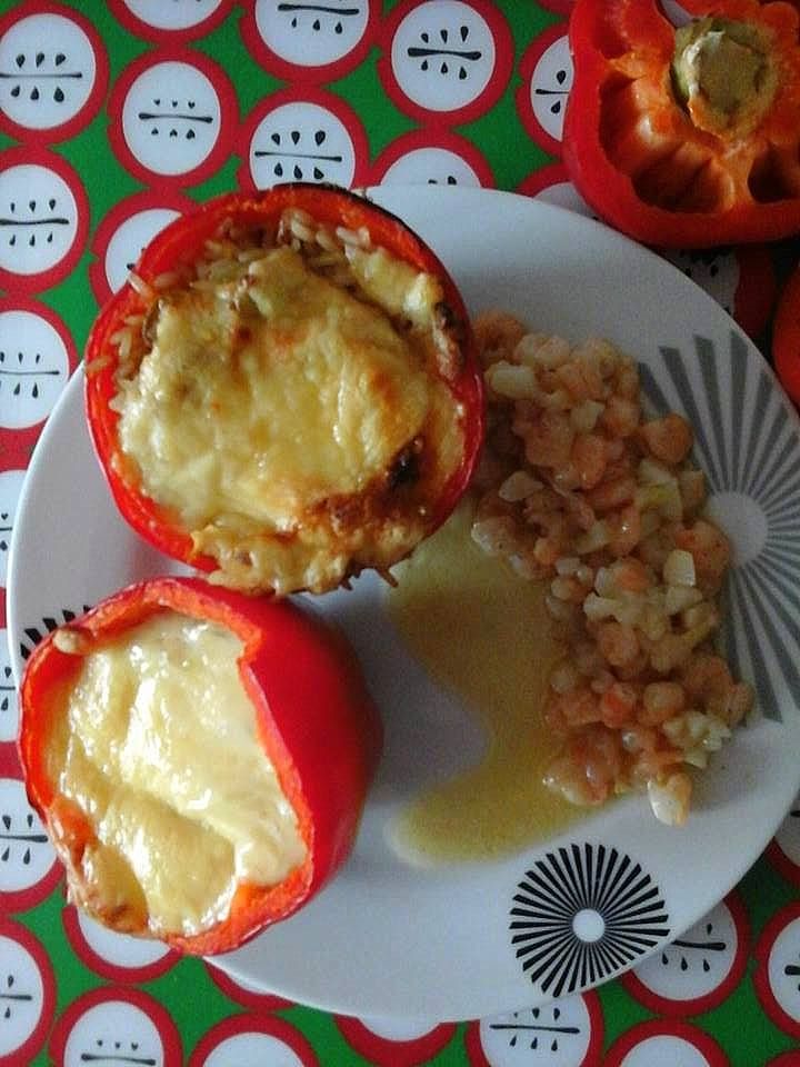 Czosnkowe krewetki i faszerowana papryka Czosnkowe krewetki i faszerowana papryka