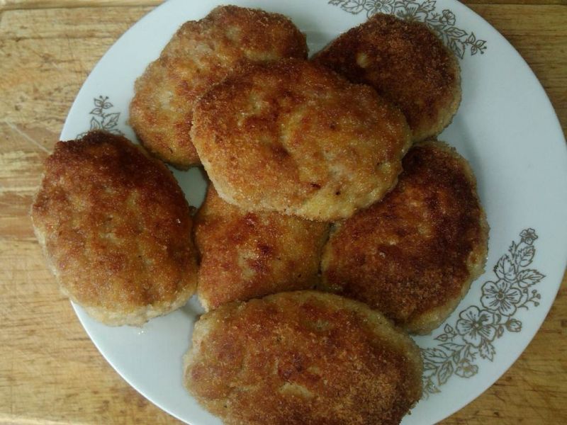 Czosnkowe mielone kotlety  Czosnkowe mielone kotlety