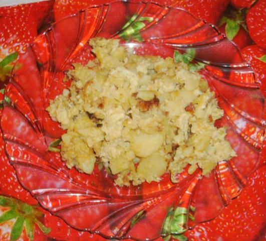 Czosnkowe ziemniaki w jajku