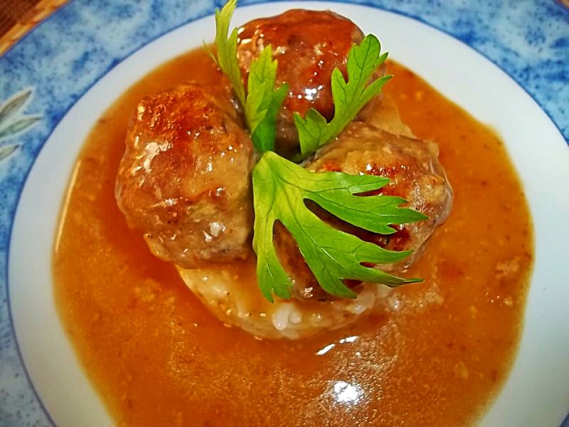 Czosnkowo-tymiankowe kotleciki w sosie