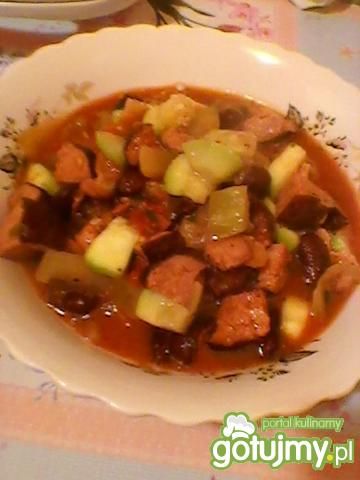 Danie jednogarnkowe ala leczo