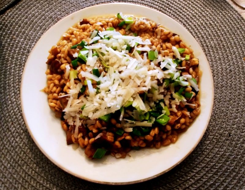 Danie jednogarnkowe - pęczotto z grzybami