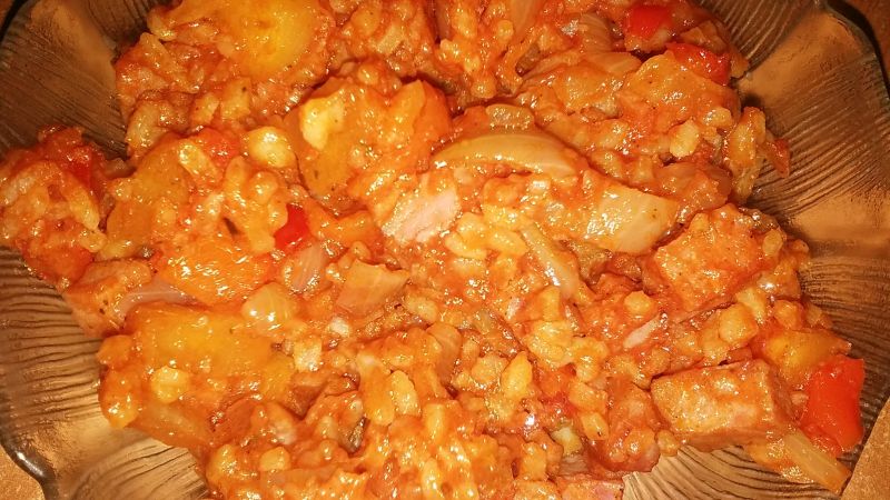 Danie jednogarnkowe z dodatkiem ryżu Danie jednogarnkowe z dodatkiem ryżu