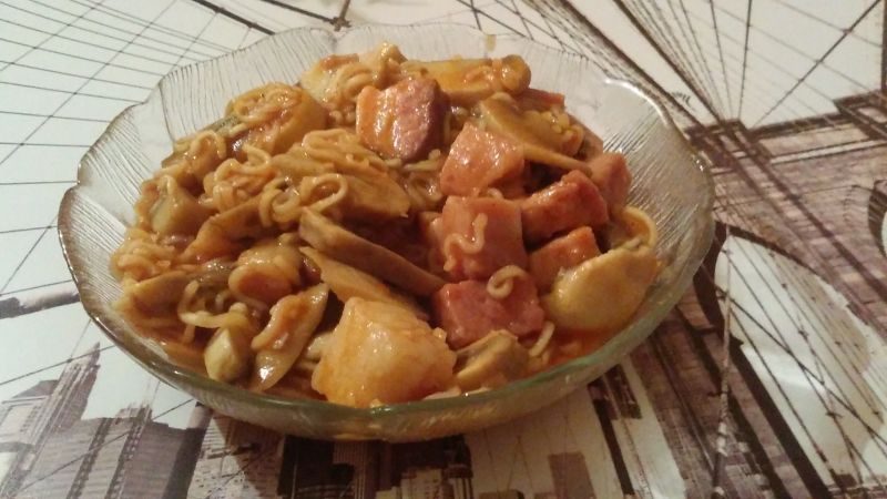 Danie jednogarnkowe z dodatkiem zupki błyskawiczne