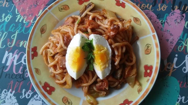 Danie jednogarnkowe z jajkiem