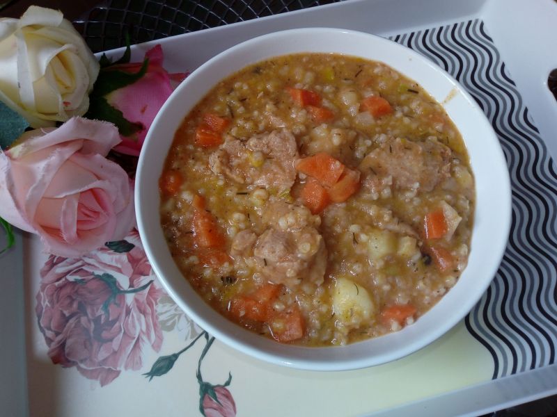 Danie jednogarnkowe z kaszą jęczmienną Danie jednogarnkowe z kaszą jęczmienną