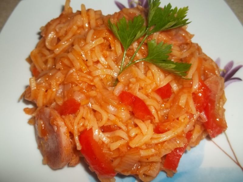 Danie jednogarnkowe z makaronem