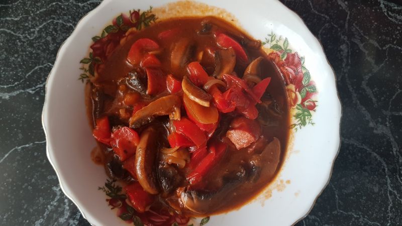 Danie jednogarnkowe z papryką