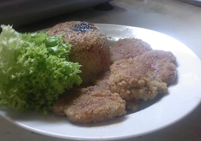 Danie wegetariańskie z ryżem i soją 