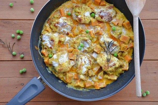 Danie z kurczakiem prosto z patelni z batatem Danie z kurczakiem prosto z patelni z batatem