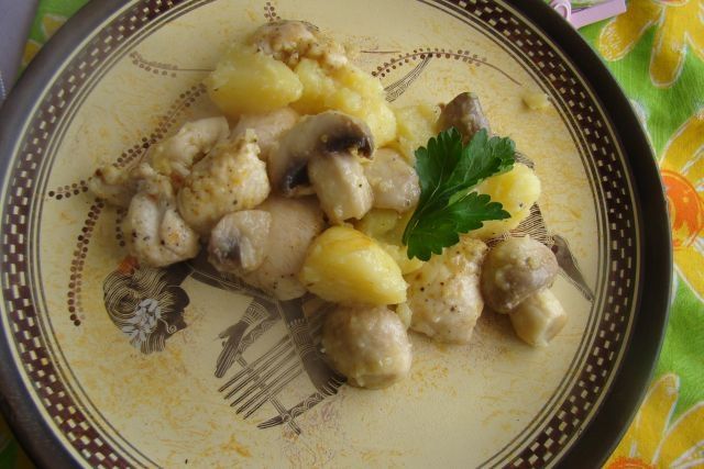 Danie z patelni z kurczakiem 