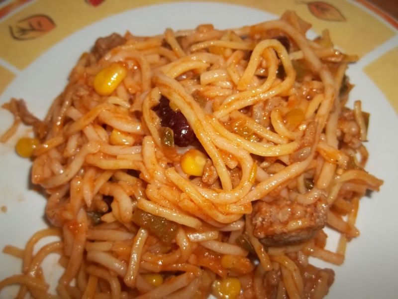 Danie z patelni z makaronem