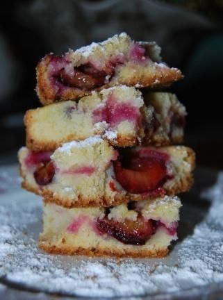 Dekadenckie cisto ze śliwkami. Dekadenckie cisto ze śliwkami.