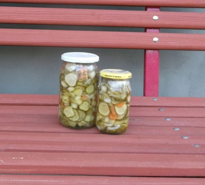 Delikatna sałatka cukiniowo ogórkowa  Delikatna sałatka cukiniowo ogórkowa