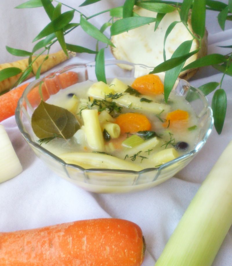 Delikatna zupa z żółtą fasolką szparagową Delikatna zupa z żółtą fasolką szparagową