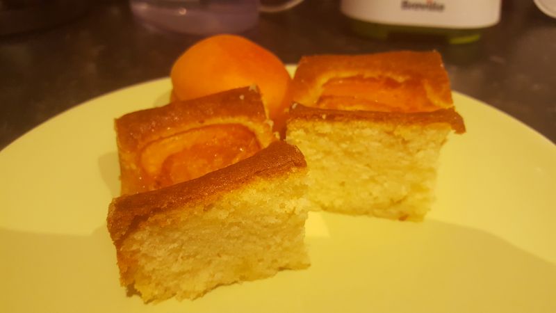 Delikatne ciasto z morelami