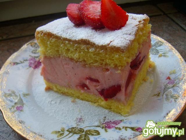 Delikatne ciasto z truskawkami Delikatne ciasto z truskawkami