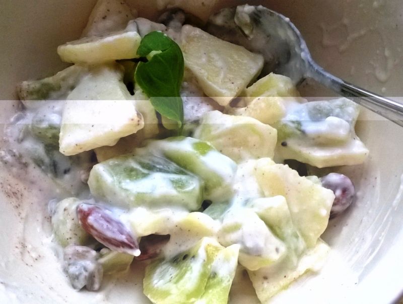 Delikatny deser z migdałami i kiwi  Delikatny deser z migdałami i kiwi