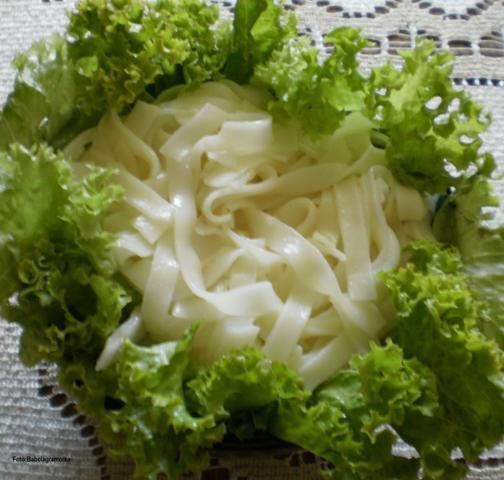 Delikatny kokosowy makaron ryżowy : Delikatny kokosowy makaron ryżowy :