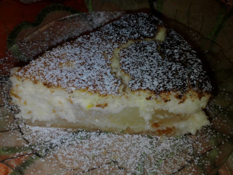 Delikatny sernik z jabłkami