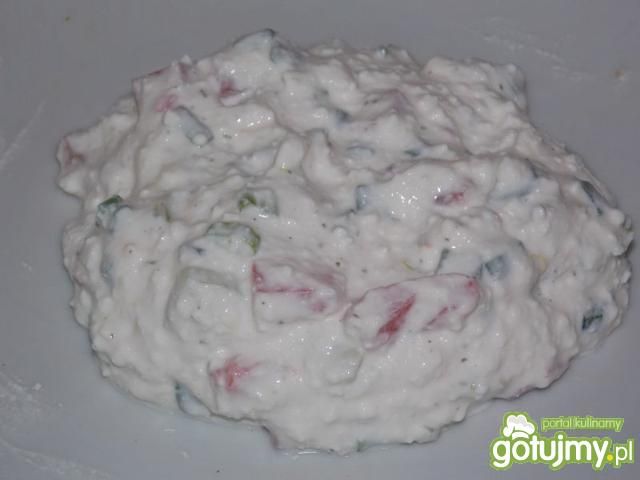 Delikatny twarożek z warzywami 