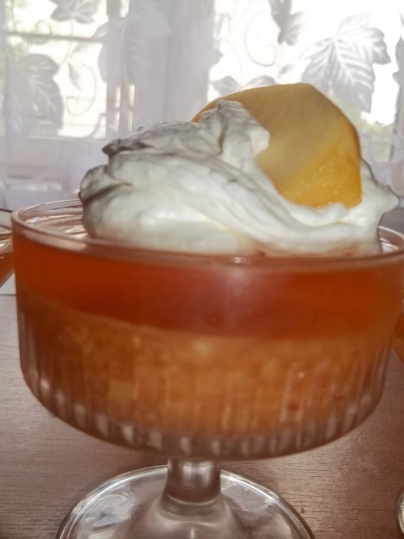 Deser brzoskwiniowy Deser brzoskwiniowy