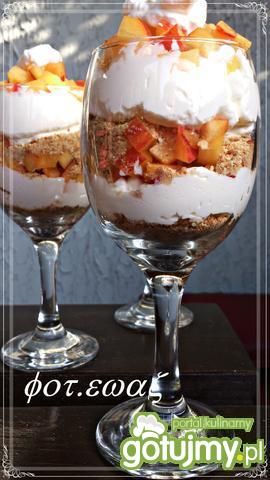 Deser brzoskwioniowo - śmietanowy