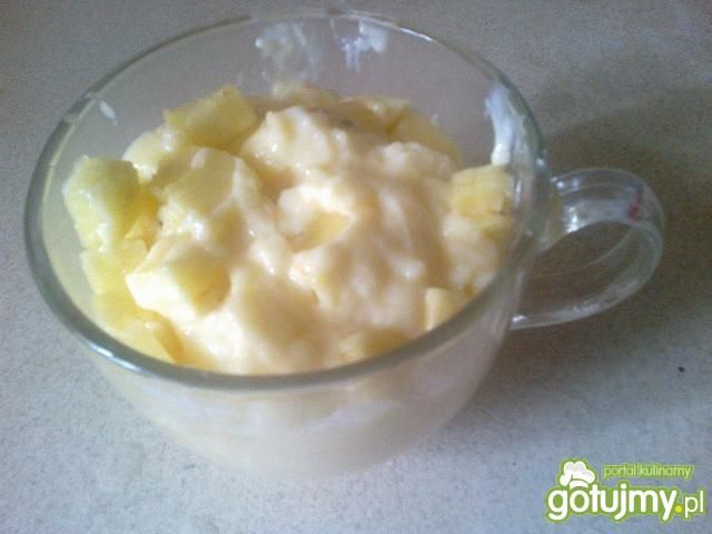 Deser budyniowo-ananasowy