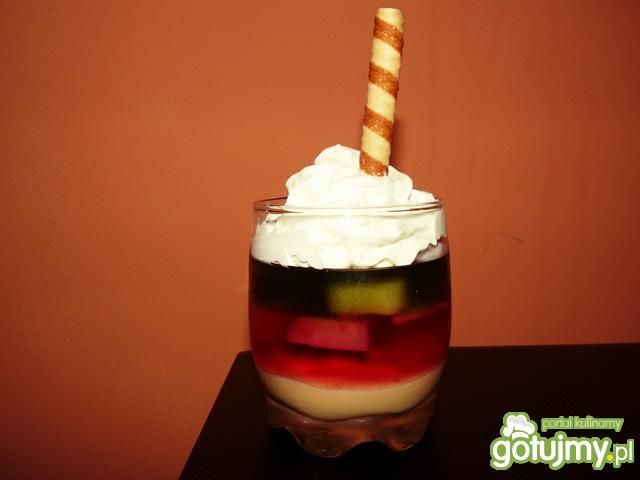 Deser galaretkowo-budyniowy. Deser galaretkowo-budyniowy.