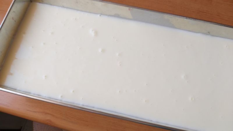 Deser galaretkowo - jogurtowy z serduszkami