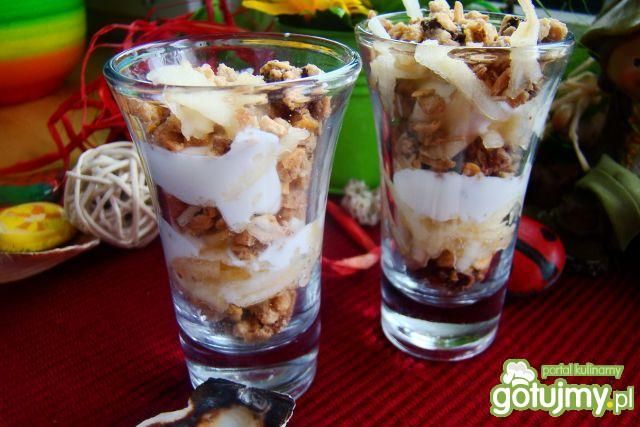 Deser jabłkowy z musli 