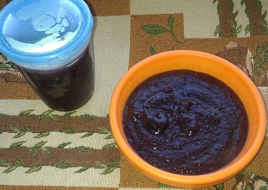 Deser jagodowo-jabłkowy z kaszką manną Deser jagodowo-jabłkowy z kaszką manną