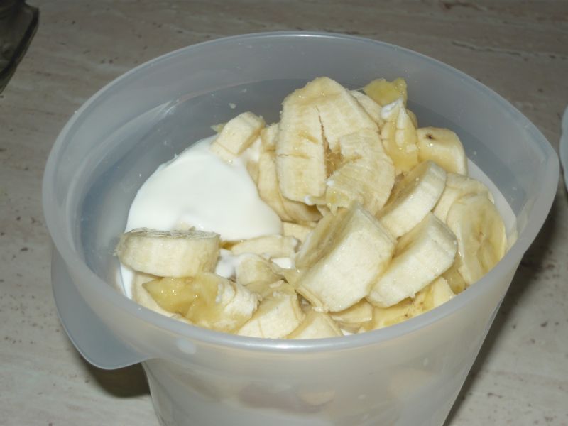 Deser jogurtowo bananowy