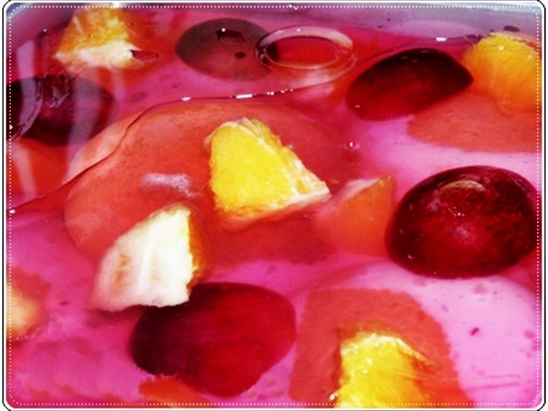 Deser jogurtowy z jagodami i galaretką Deser jogurtowy z jagodami i galaretką