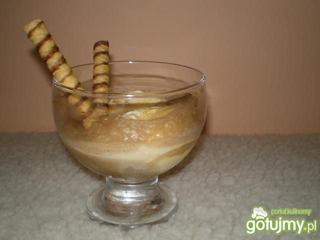 Deser lodowy z coca-colą