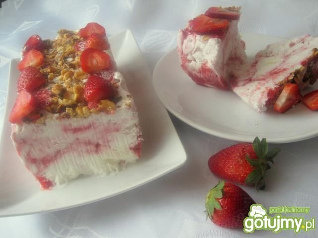 Deser lodowy z truskawkami 2