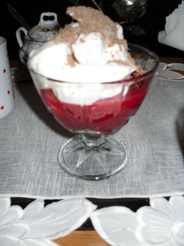 Deser malinowo - bananowy 