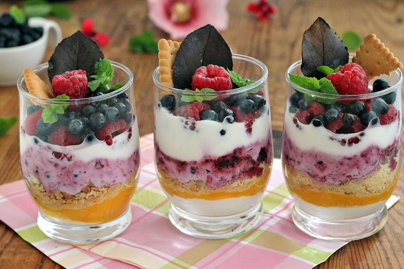 Deser malinowo jagodowy