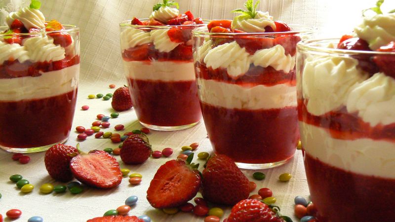 Deser truskawkowy na Dzień Dziecka