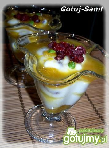 Deser mleczny z pomarańczą Deser mleczny z pomarańczą