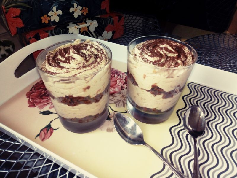 Deser mocca w szklankach