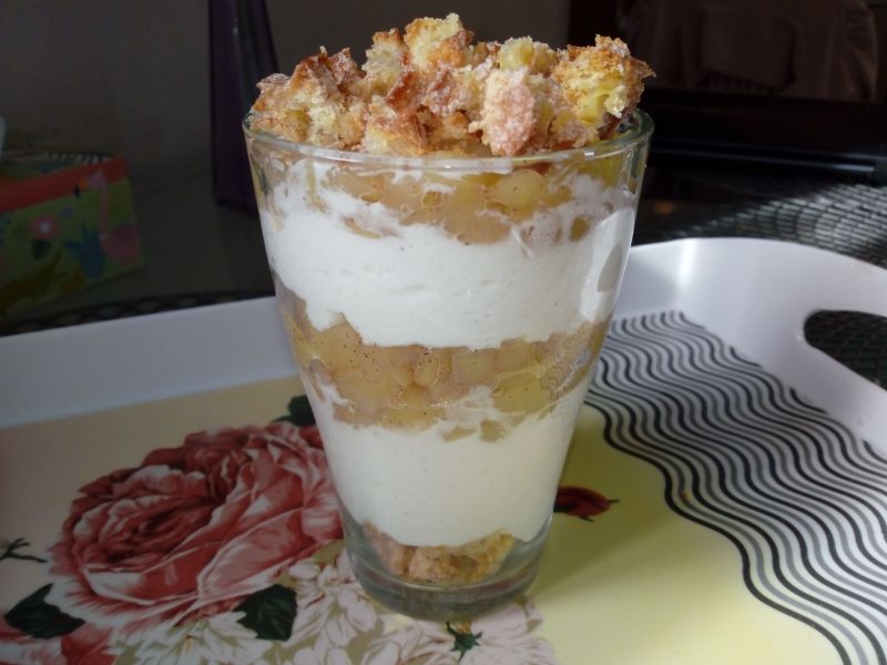 Deser o smaku szarlotki Deser o smaku szarlotki