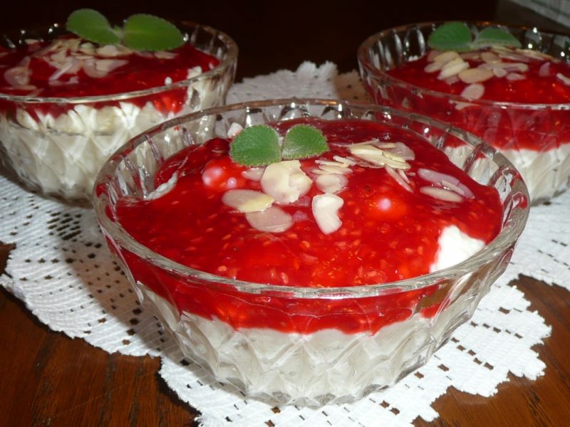 Deser ryżowo-malinowy