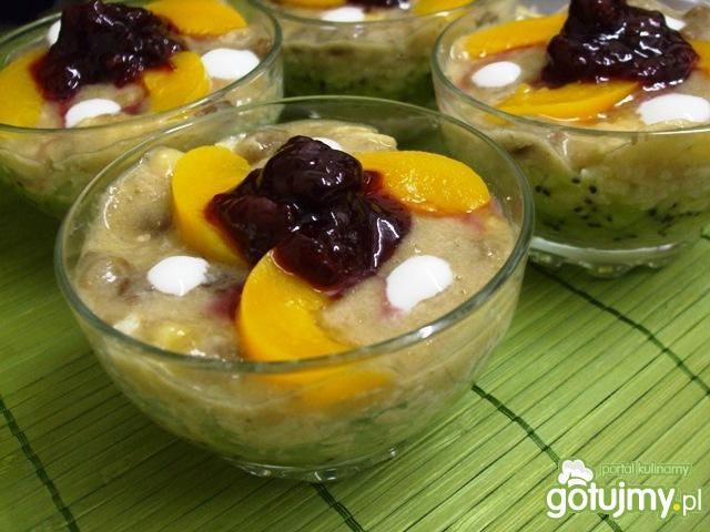 Deser ryżowy z bananem, kiwi, brzoskwini Deser ryżowy z bananem, kiwi, brzoskwini