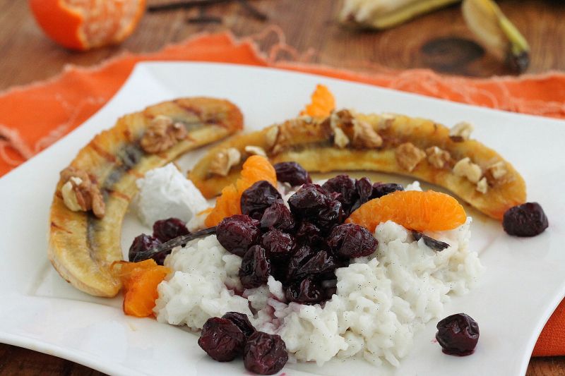 Deser ryżowy z wiśniami