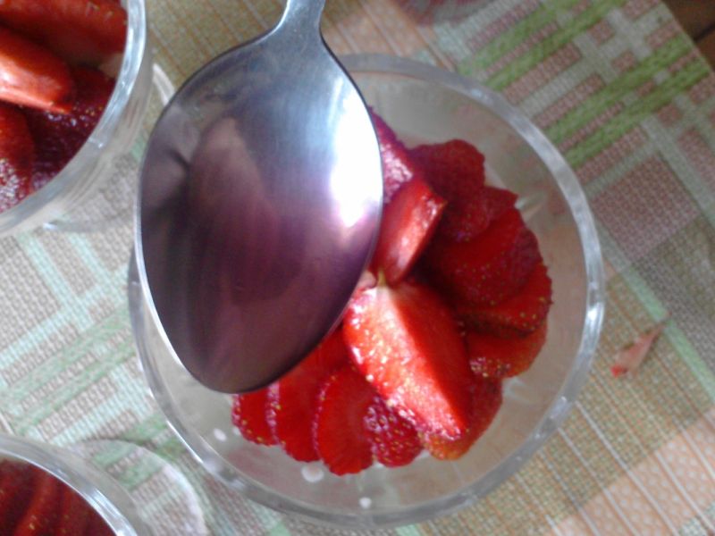 Deser serowo-truskawkowy
