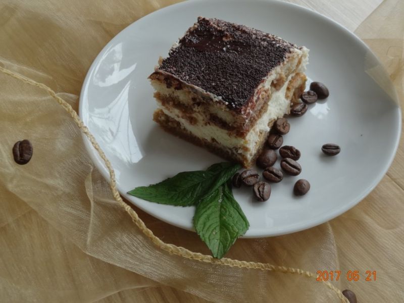 Deser tiramisu bez jajek Deser tiramisu bez jajek